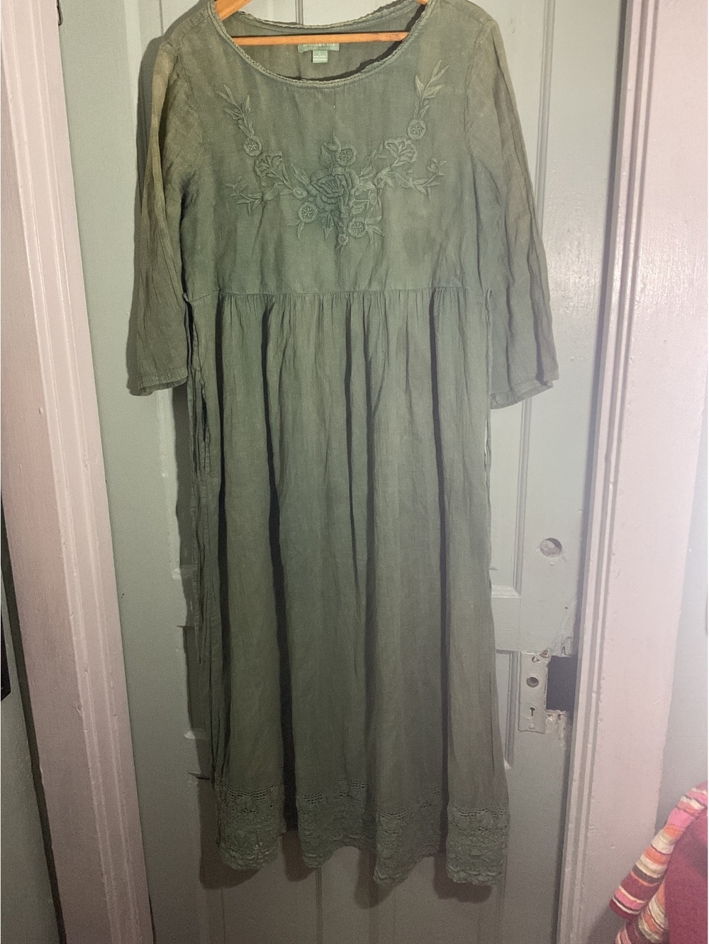 April Cornell Vintage Embroidered Sage Green Linen Dress Large